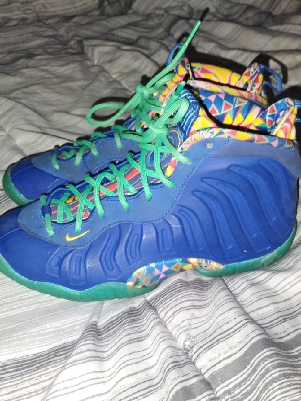 Nike Kids' Blue Foamposite Mid-Top Sneakers Kaleidoscope